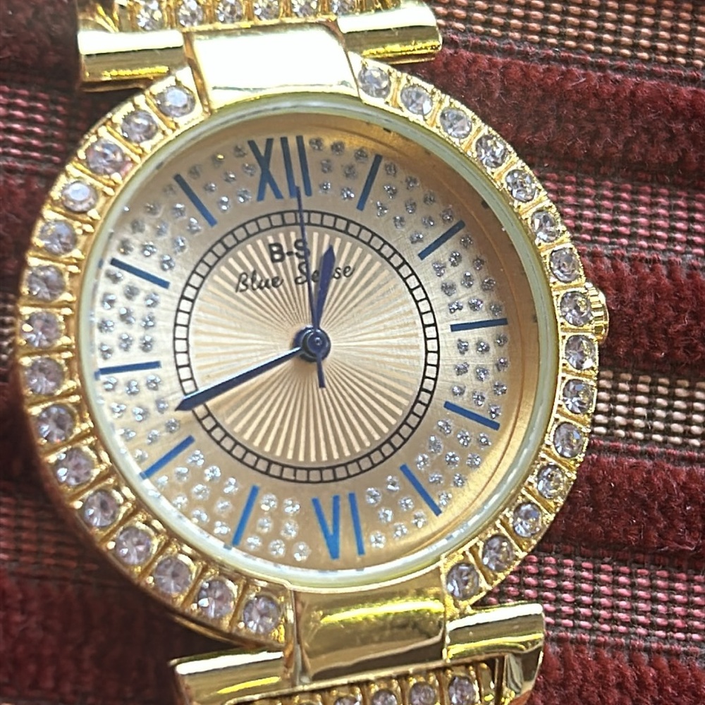 “BLINGY” Watch - Picture 3 of 5